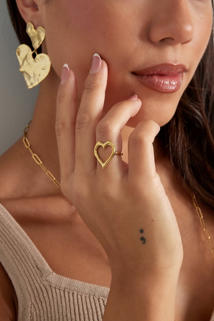 Structured heart ring zilver